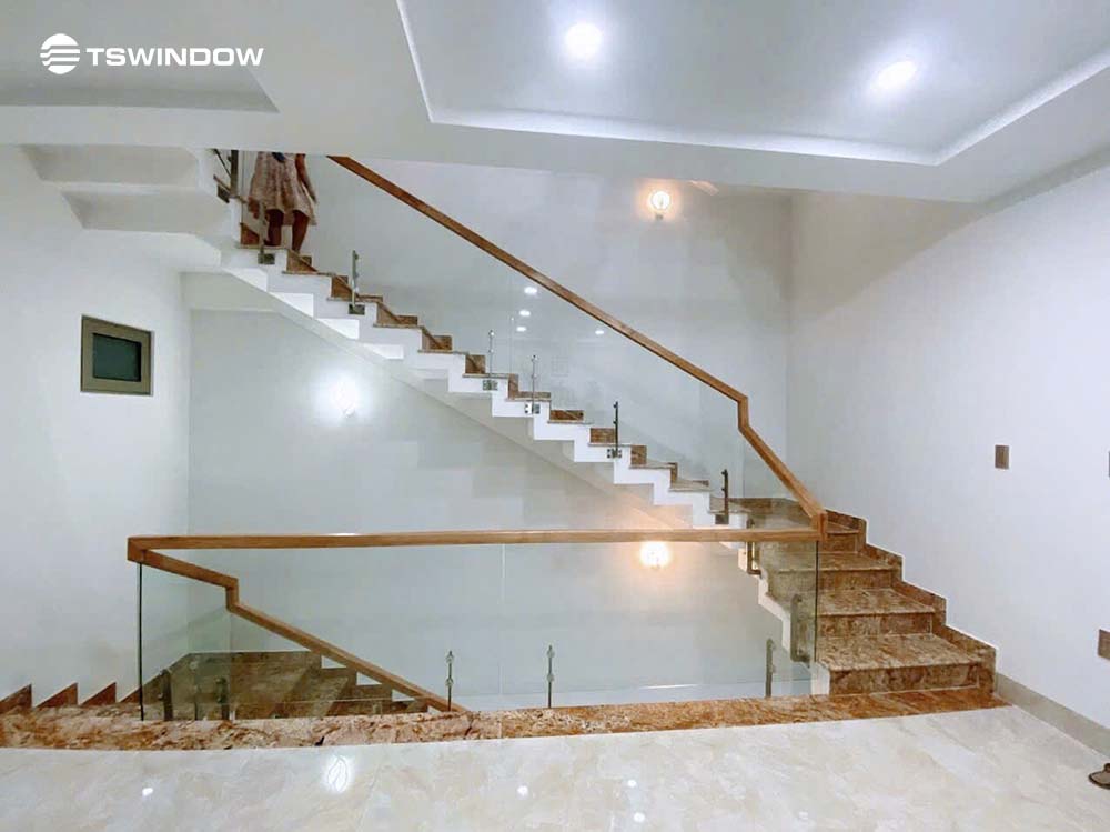 Lan can kính - tay vịn cầu thang